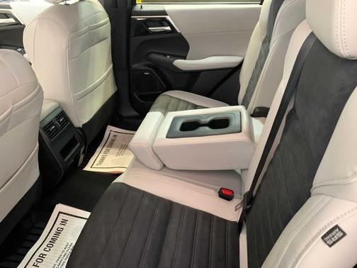 2026 Mitsubishi Outlander SE 2.5 S-AWC