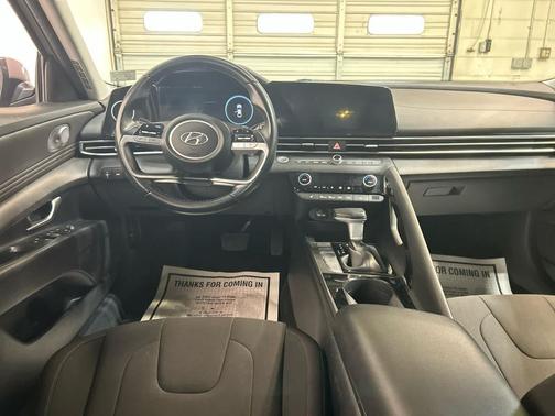 Fluid Metal 2023 Hyundai ELANTRA SEL