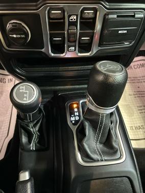 Black Clearcoat 2019 Jeep Wrangler Unlimited Sahara