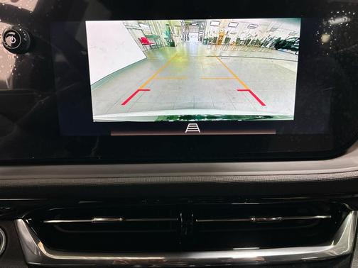 Summit White 2025 Buick Envista Sport Touring FWD