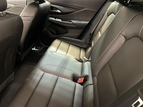 Summit White 2025 Buick Envista Sport Touring FWD