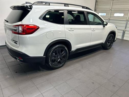 Crystal White Pearl 2027 Subaru Ascent Onyx Edition Touring 7-Passenger