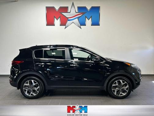 Black Cherry 2022 Kia Sportage EX
