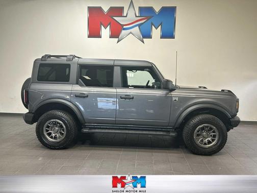 CARBONIZED GRAY METALLIC 2024 Ford Bronco Big Bend