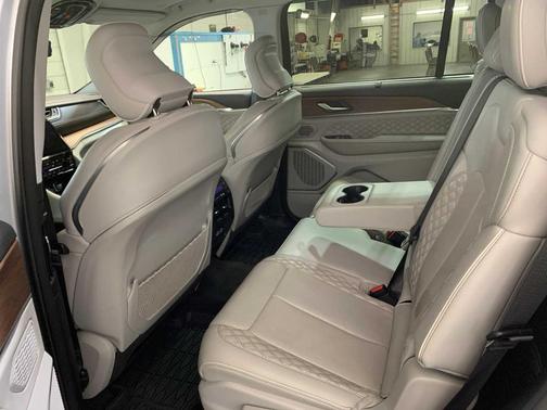 2021 Jeep Grand Cherokee L Summit
