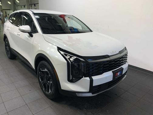 Snow White Pearl 2026 Kia Sportage SX Turbo