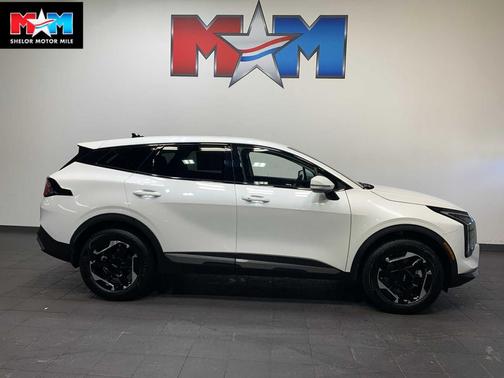 Snow White Pearl 2026 Kia Sportage SX Turbo