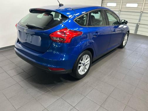 LIGHTNING BLUE 2018 Ford Focus SE