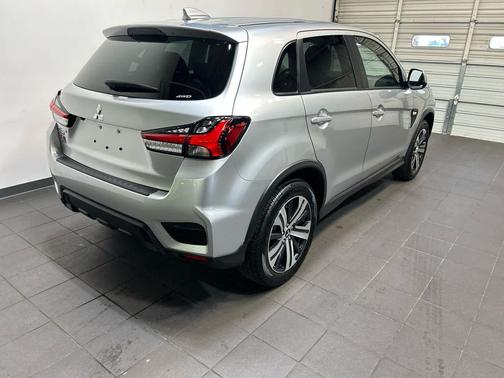 Alloy Silver Metallic 2025 Mitsubishi Outlander Sport 2.0 ES