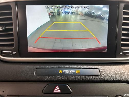 Hyper Red 2022 Kia Sportage LX