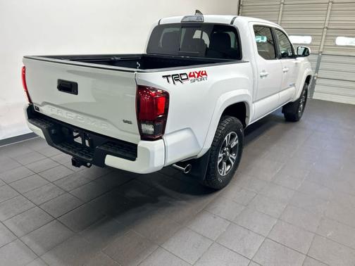 Super White 2019 Toyota Tacoma TRD Sport