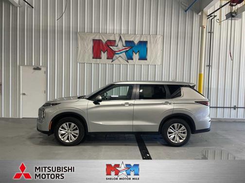 Alloy Silver Metallic 2025 Mitsubishi Outlander ES S-AWC