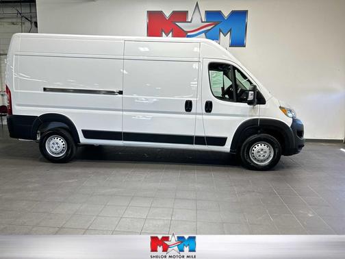 Bright White Clearcoat 2025 RAM ProMaster 2500 Tradesman
