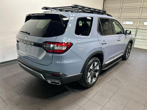 Sonic Gray Pearl 2026 Honda Pilot Elite