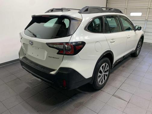2021 Subaru Outback Base