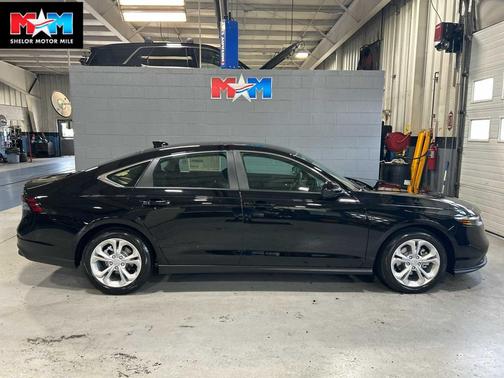 2025 Honda Accord LX 1.5T