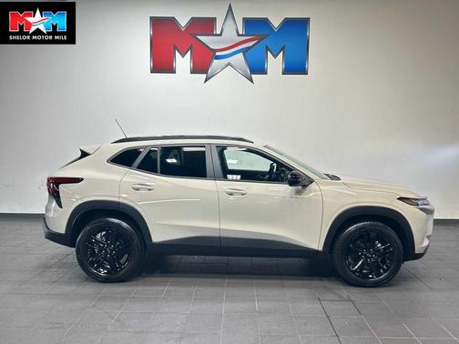 White Sands 2026 Chevrolet Trax FWD ACTIV