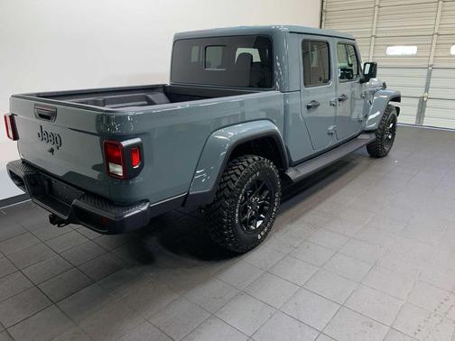 2025 Jeep Gladiator High Tide