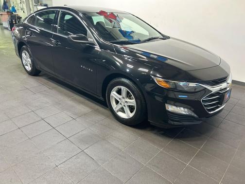 Mosaic Black Metallic 2024 Chevrolet Malibu FWD 1LT