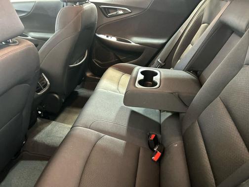 Mosaic Black Metallic 2024 Chevrolet Malibu FWD 1LT