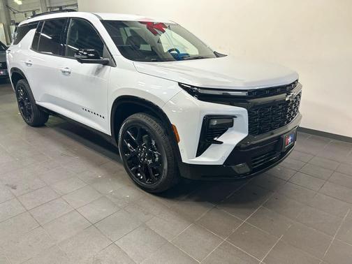Polar White Tricoat 2026 Chevrolet Traverse RS