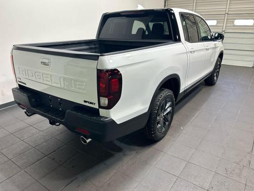 Platinum White Pearl 2026 Honda Ridgeline Sport