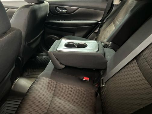 Midnight Pine Metallic 2020 Nissan Rogue SV