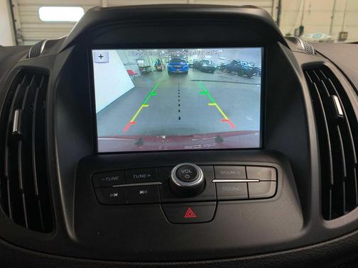 Ruby Red Metallic Tinted Clearcoat 2019 Ford Escape SE