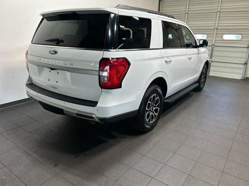 OXFORD WHITE 2024 Ford Expedition XLT