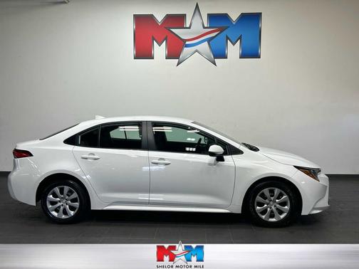 Ice Cap 2024 Toyota Corolla LE