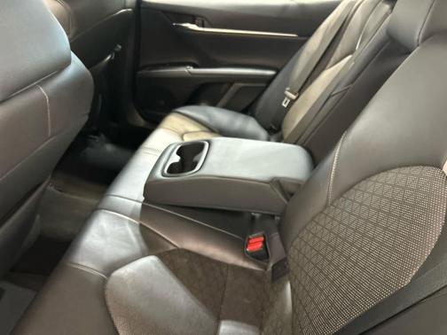 Wind Chill Pearl 2019 Toyota Camry XSE