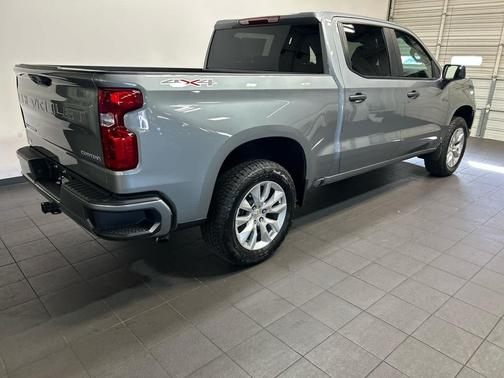 Sterling Gray Metallic 2026 Chevrolet Silverado 1500 Custom