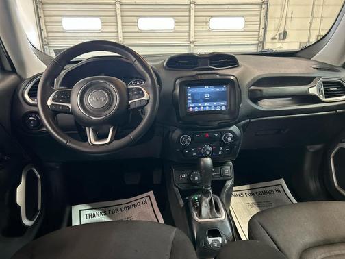 Alpine White 2018 Jeep Renegade Latitude