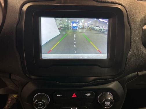 Alpine White 2018 Jeep Renegade Latitude