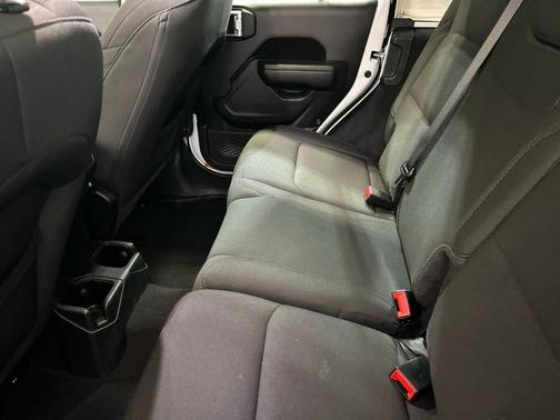 Bright White Clearcoat 2022 Jeep Wrangler Unlimited Sport
