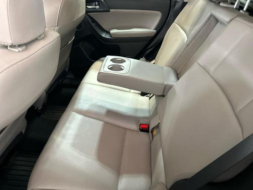 2016 Subaru Forester 2.5i Touring