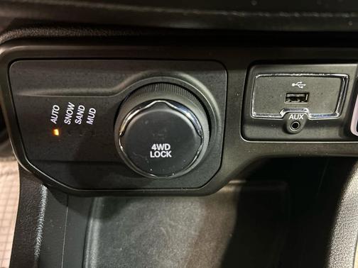 Alpine White Clearcoat 2022 Jeep Renegade Latitude