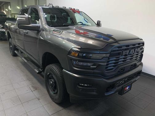 2026 RAM 2500 Tradesman Crew Cab 4x4 6'4' Box