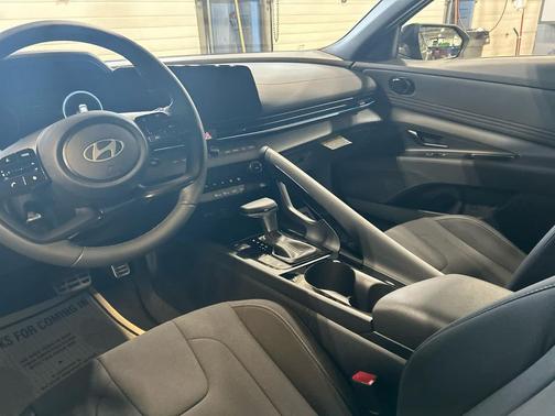 2026 Hyundai ELANTRA HEV SEL Sport