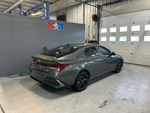 2026 Hyundai ELANTRA HEV SEL Sport