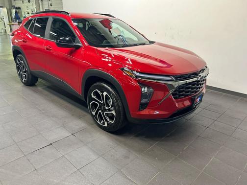 Apex Red 2026 Chevrolet Trax FWD 2RS