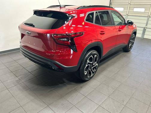 Apex Red 2026 Chevrolet Trax FWD 2RS