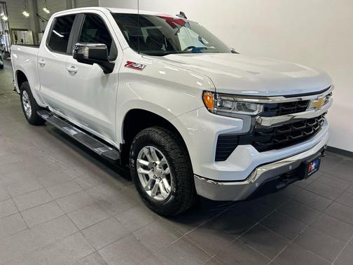 Summit White 2026 Chevrolet Silverado 1500 LT