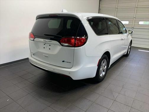 2020 Chrysler Pacifica Hybrid Touring L