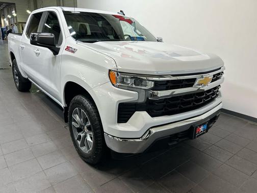 Summit White 2026 Chevrolet Silverado 1500 LT