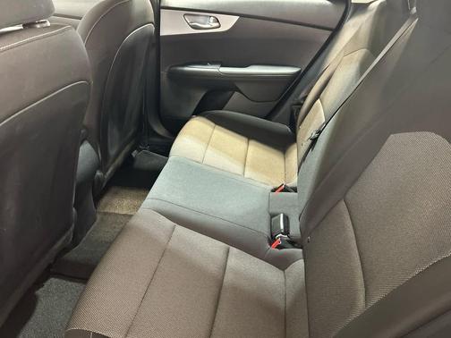Snow White Pearl 2024 Kia Forte LXS