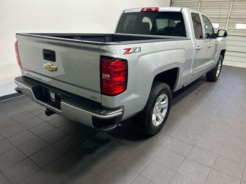 Silver Ice Metallic 2019 Chevrolet Silverado 1500 2LT
