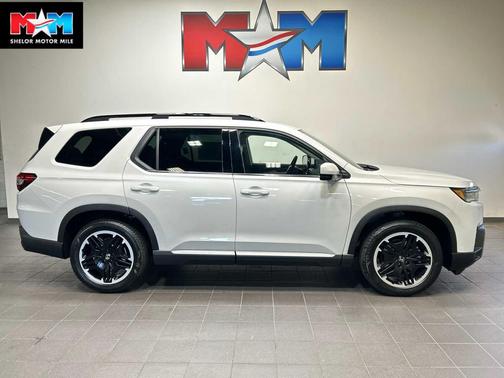 Platinum White Pearl 2026 Honda Pilot Touring 8-Passenger