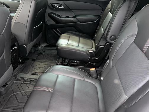 Mosaic Black Metallic 2023 Chevrolet Traverse RS