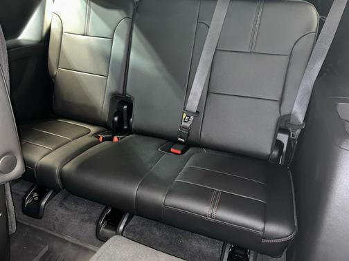 Mosaic Black Metallic 2023 Chevrolet Traverse RS